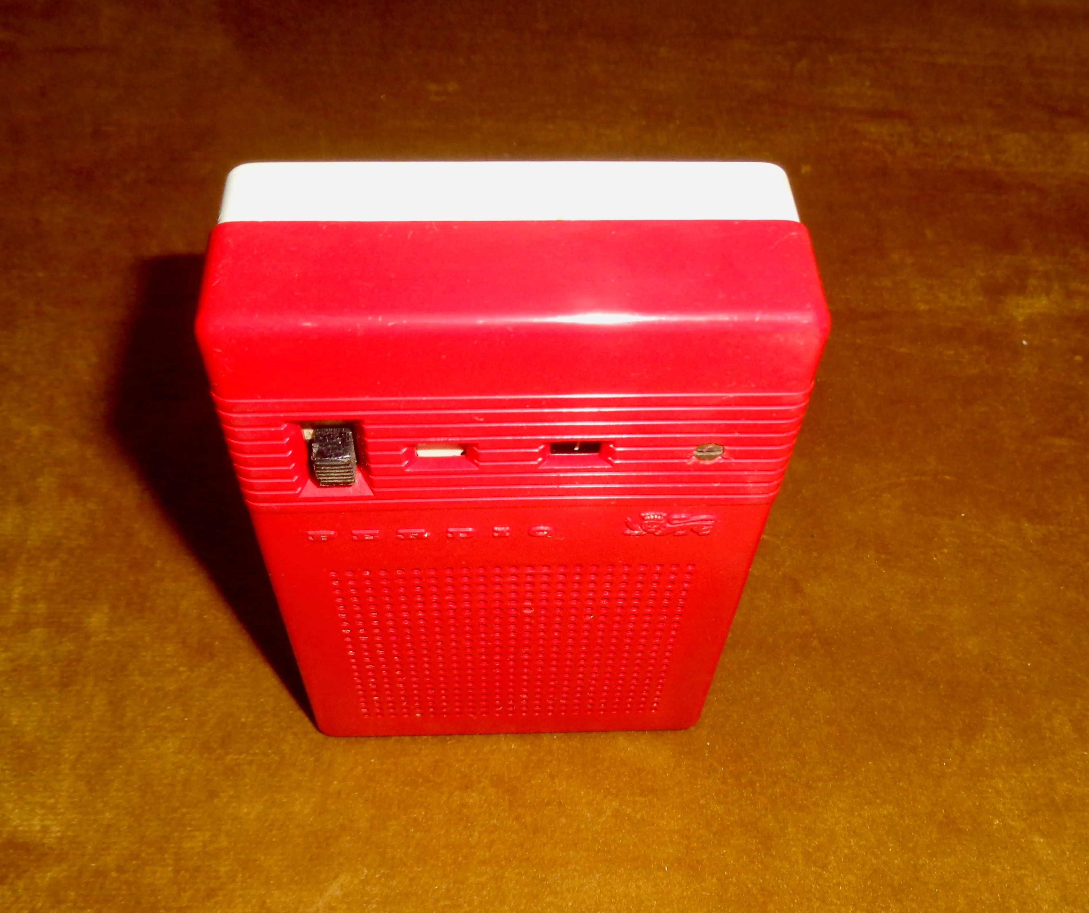1960s Perdio Mini Six PR24 Pocket Transistor Radio In Red And White Plastic