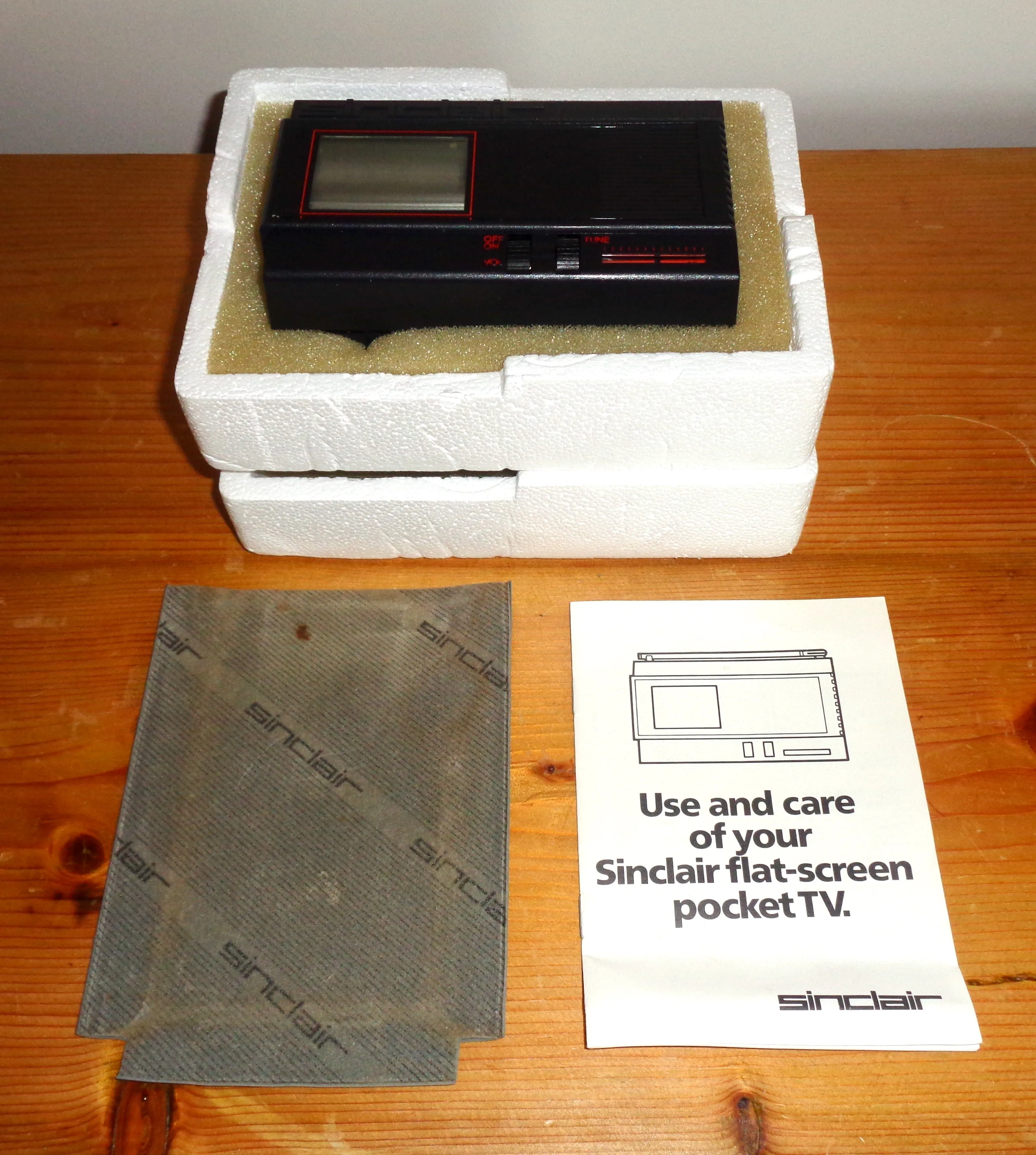 1980s Portable Sinclair Flat Screen Pocket Television TV 80 FTV1