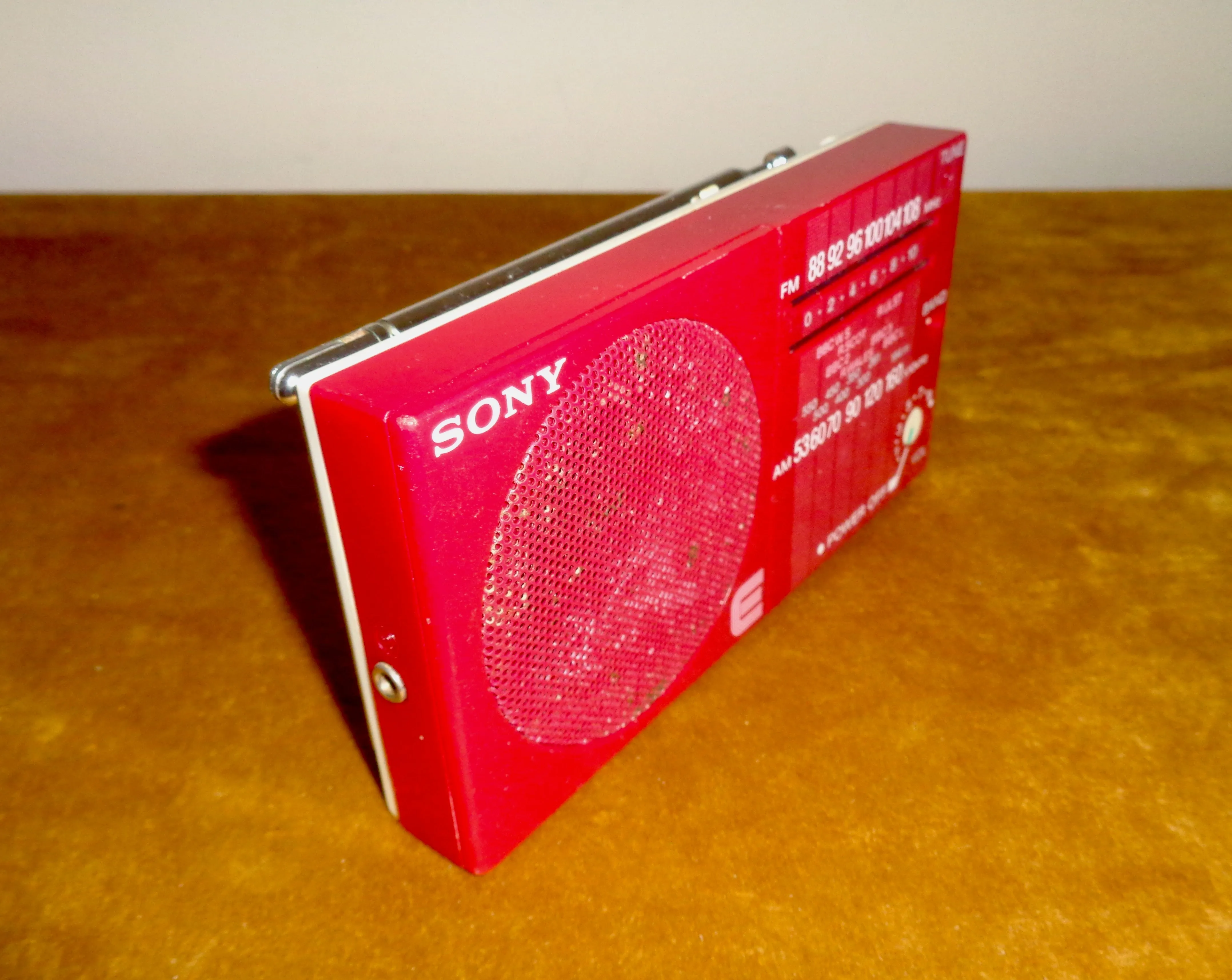 1980s Sony ICF15 AM/FM Pocket Transistor Radio In Red & White Plastic