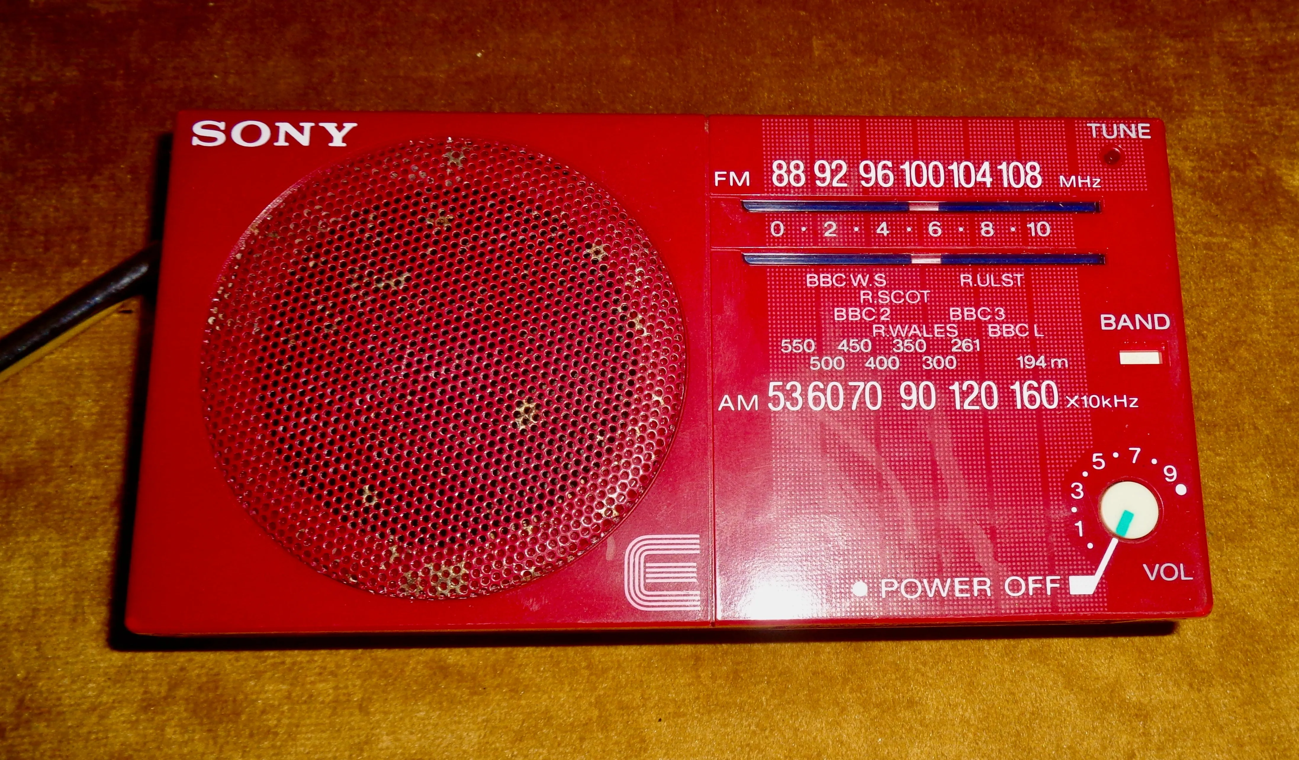 1980s Sony ICF15 AM/FM Pocket Transistor Radio In Red & White Plastic