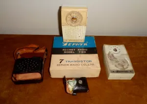 Pair of White Zephyr Model 730 Pocket Transistor Radios For Spares / Repairs