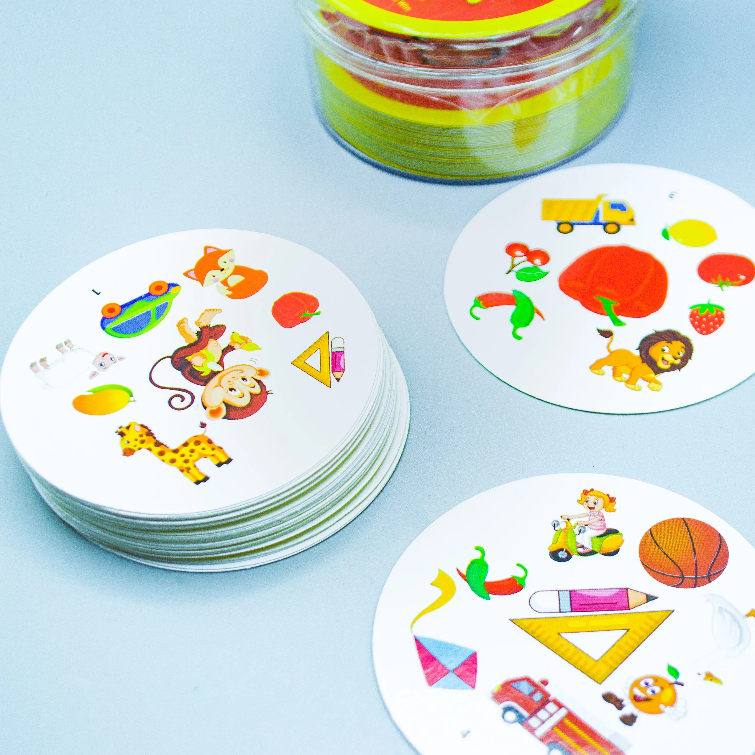Spot it! Active Play with Acrylic Box - 46 Cards - 01A